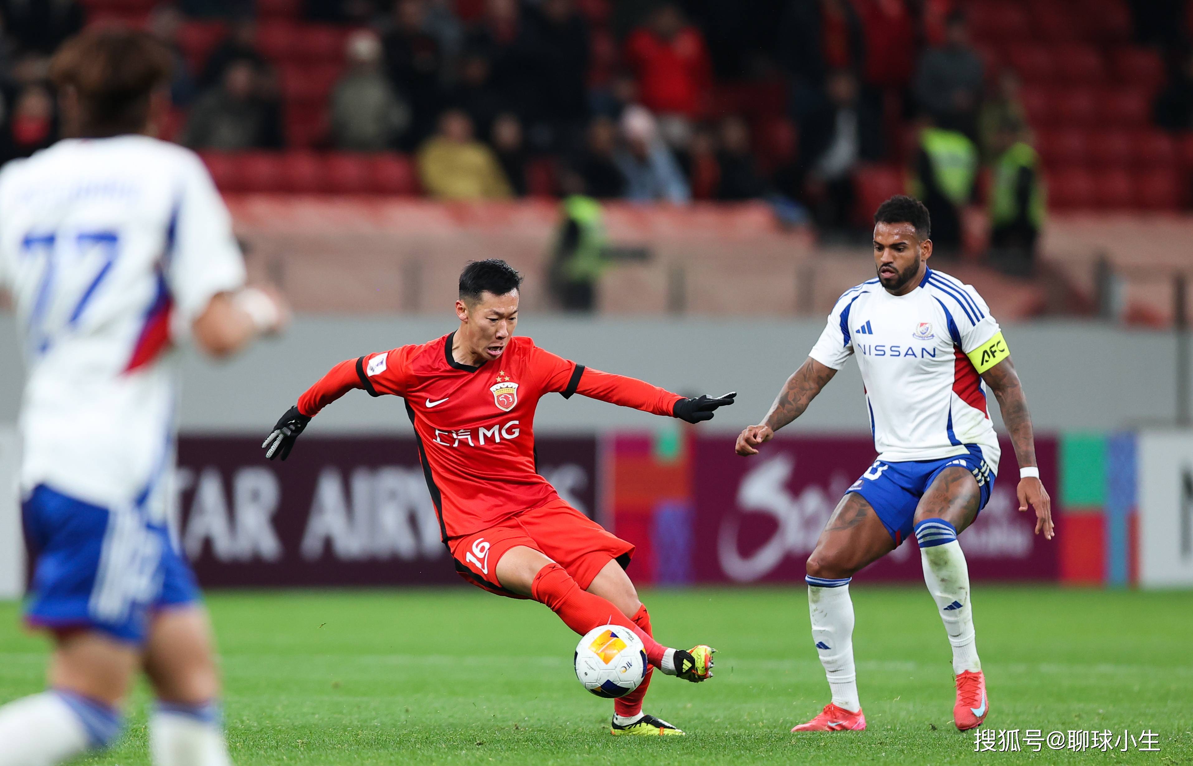 今夜中超传出新动向，上海海港止住颓势，管理层表态：媒体盛赞，资深球员宣示担当的简单介绍