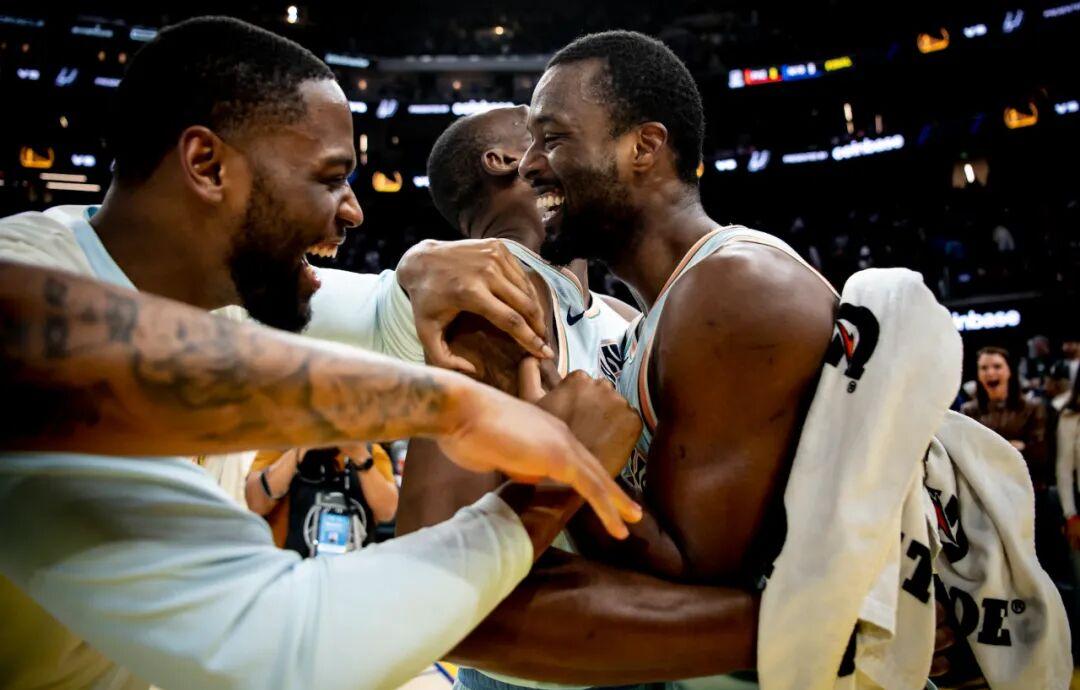 开云官网首页关于埃因霍温赛后遗憾出局菲尼克斯太阳豪取连胜备战NBA季后赛之后，波士顿凯尔特人转会期内部沟通的信息